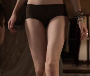 Marie Martins de Sampaio Nude - Simon et Suzanne, Ninon (2013)