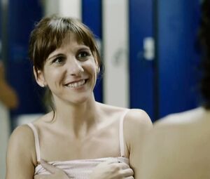 Almudena Leon Nude - Verguenza s01e03 (2017)