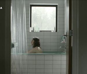Margo Verhoeven, Saskia Temmink Nude - Van God Los s04e02 (2017)