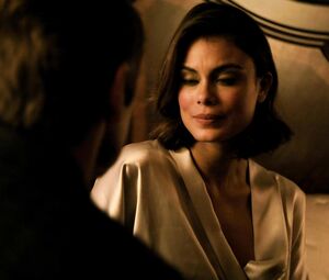 Nathalie Kelley Sexy - Dynasty s01e07 (2017)