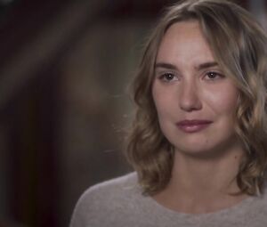 Deborah Francois Nude - Loue Moi (2017)