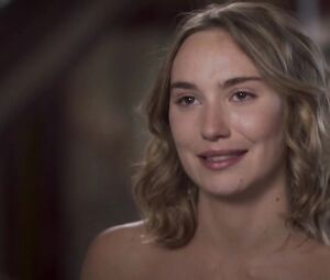 Deborah Francois Nude - Loue Moi (2017)