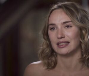 Deborah Francois Nude - Loue Moi (2017)