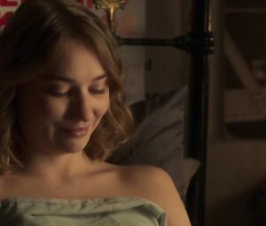 Deborah Francois Nude - Loue Moi (2017)