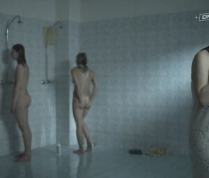 Juliana Olhova Nude - Spina (2017)