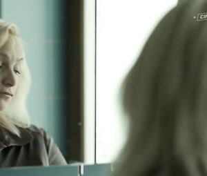 Juliana Olhova Nude - Spina (2017)