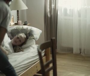 Juliana Olhova Nude - Spina (2017)