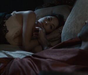 Moran Atias Sexy - Tyrant s01e03 (2014)