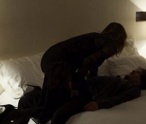 Emma Suarez Sexy - Las hijas de Abril (2017)