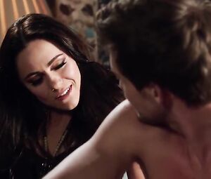 Alexandra Park Sexy - The Royals (2015)