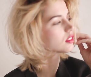 Ana de Armas Sexy - Icon (2016)