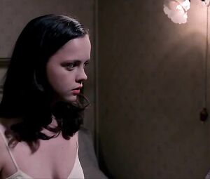 Christina Ricci Sexy - The Man Who Cried (2000)