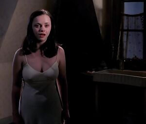 Christina Ricci Sexy - The Man Who Cried (2000)