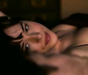 Dakota Johnson, Alison Brie, Leslie Man Sexy - How to Be Single (2016)