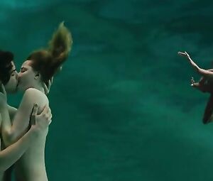 Evan Rachel Wood, T.V. Carpio Sexy - Across the Universe (2007)
