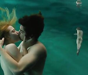 Evan Rachel Wood, T.V. Carpio Sexy - Across the Universe (2007)