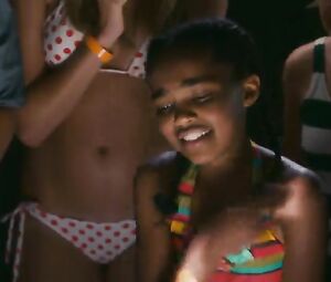 Madison Riley, Jamie Chung, etc Sexy - Grown Ups (2010)