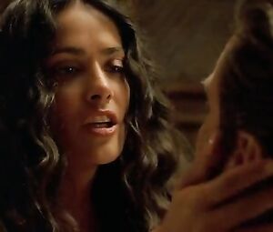 Salma Hayek Sexy - After The Sunset (2004)