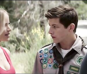 Sarah Dumont, Halston Sage Sexy - Scouts Guide to the Zombie Apocalypse (2015)