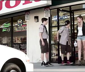 Sarah Dumont, Halston Sage Sexy - Scouts Guide to the Zombie Apocalypse (2015)