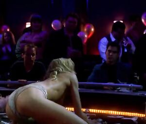 Daryl Hannah Nude - Dancing at the Blue Iguana (2000)