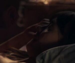 Emma Lung Nude - Peaches (2004)