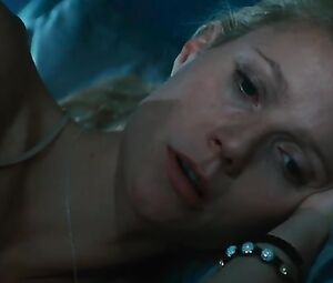 Gwyneth Paltrow and Leighton Meester - Country Strong (2010)