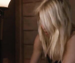 Gwyneth Paltrow and Leighton Meester - Country Strong (2010)