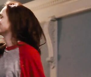 Gwyneth Paltrow and Leighton Meester - Country Strong (2010)