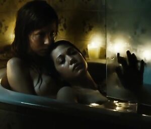 Ines Efron, Mariela Vitale Nude - El nino pez (2009)