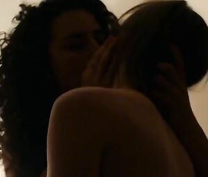 Isabelle Ryan naked, Léa Moszkowicz Nude - Happy (2015)