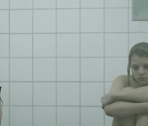 Jella Haase, Paula Beer Nude - 4 Konige (2015)