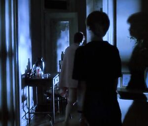 Jennifer Jason Leigh Nude - Single White Female (1992)