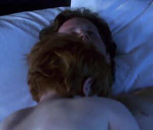 Jennifer Jason Leigh Nude - Single White Female (1992)