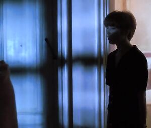 Jennifer Jason Leigh Nude - Single White Female (1992)