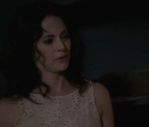 Joanna Going (NN), Alisa Allapach Nude - Kingdom S01 E08 (2014)