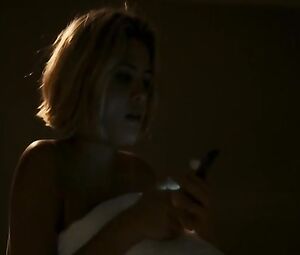 Julia Dalavia, etc Nude - Justica s01e08 (2016)