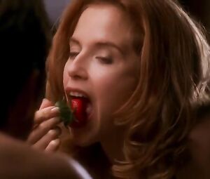 Kelly Preston Nude - Jerry Maguire (1996)