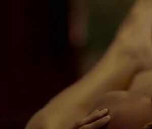 Laura Vandervoort Nude - Bitten (2014) s01e09