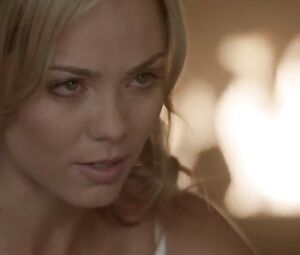 Laura Vandervoort Nude - Bitten (2014) s01e09