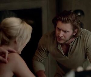 Laura Vandervoort Nude - Bitten (2014) s01e09