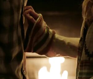 Laura Vandervoort Nude - Bitten (2014) s01e09