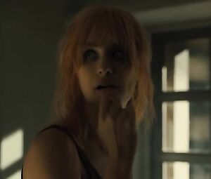 Mackenzie Davis Nude - Blade Runner 2049 (US 2017) Video » Best Sexy