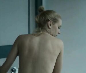 Maggie Civantos, Berta Vázquez Nude - Locked Up (2015) s01