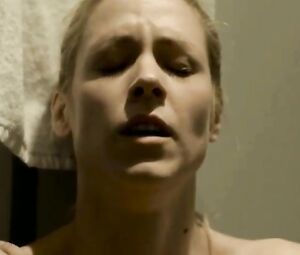 Maggie Civantos, Berta Vázquez Nude - Locked Up (2015) s01
