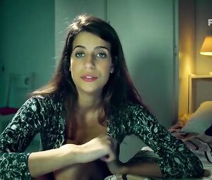 Maria Bopp Nude - Me Chame De Bruna s01e05 (BR 2016)