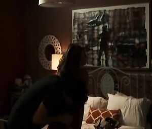 Marina Ruy Barbosa, Debora Bloch Nude - Justica s01e01 (2016)