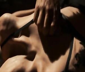 Marjorie Estiano Nude - Justica s01e04 (2016)