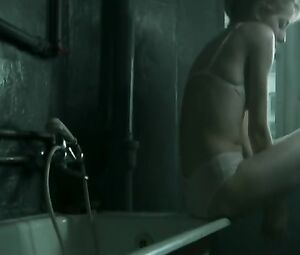 Małgorzata Buczkowska Nude - Oda Do Radosci (2005)