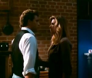 Melissa Moore, Lorissa McComas, etc Nude - Stormswept (1995)